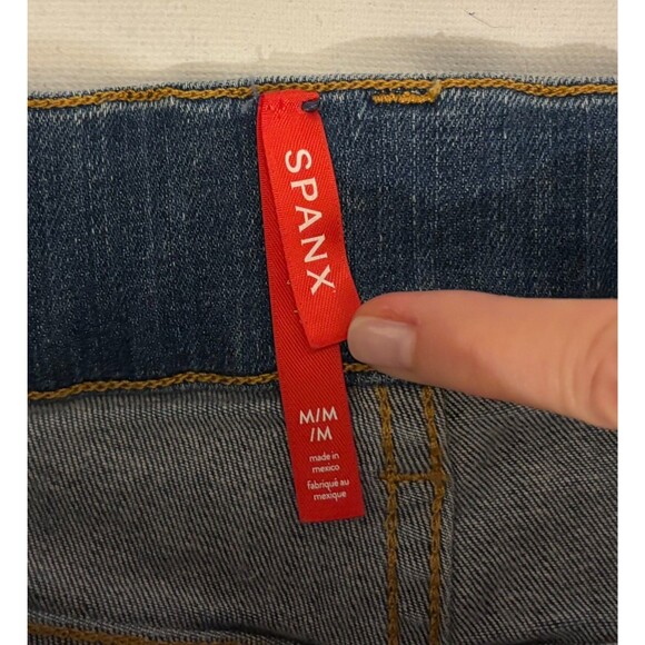 SPANX FLARE Pull On Denim Jeans VINTAGE INDIGO Medium Blue Sz Medium - Picture 5 of 8